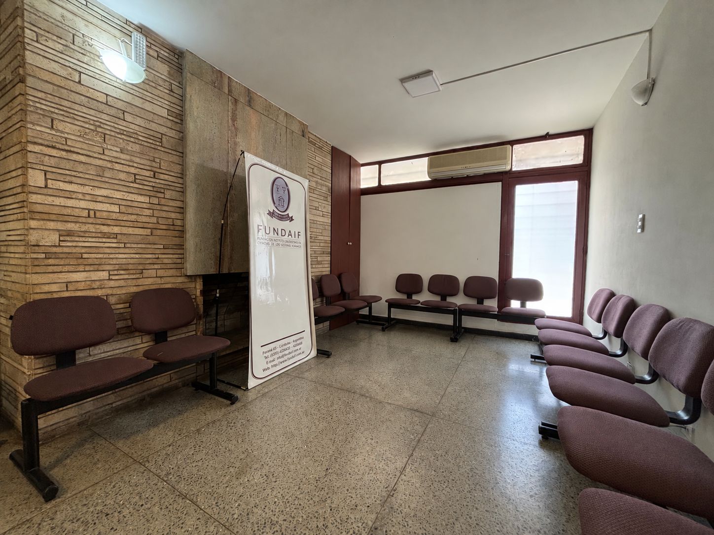 Sala de espera de la sede de FUNDAIF